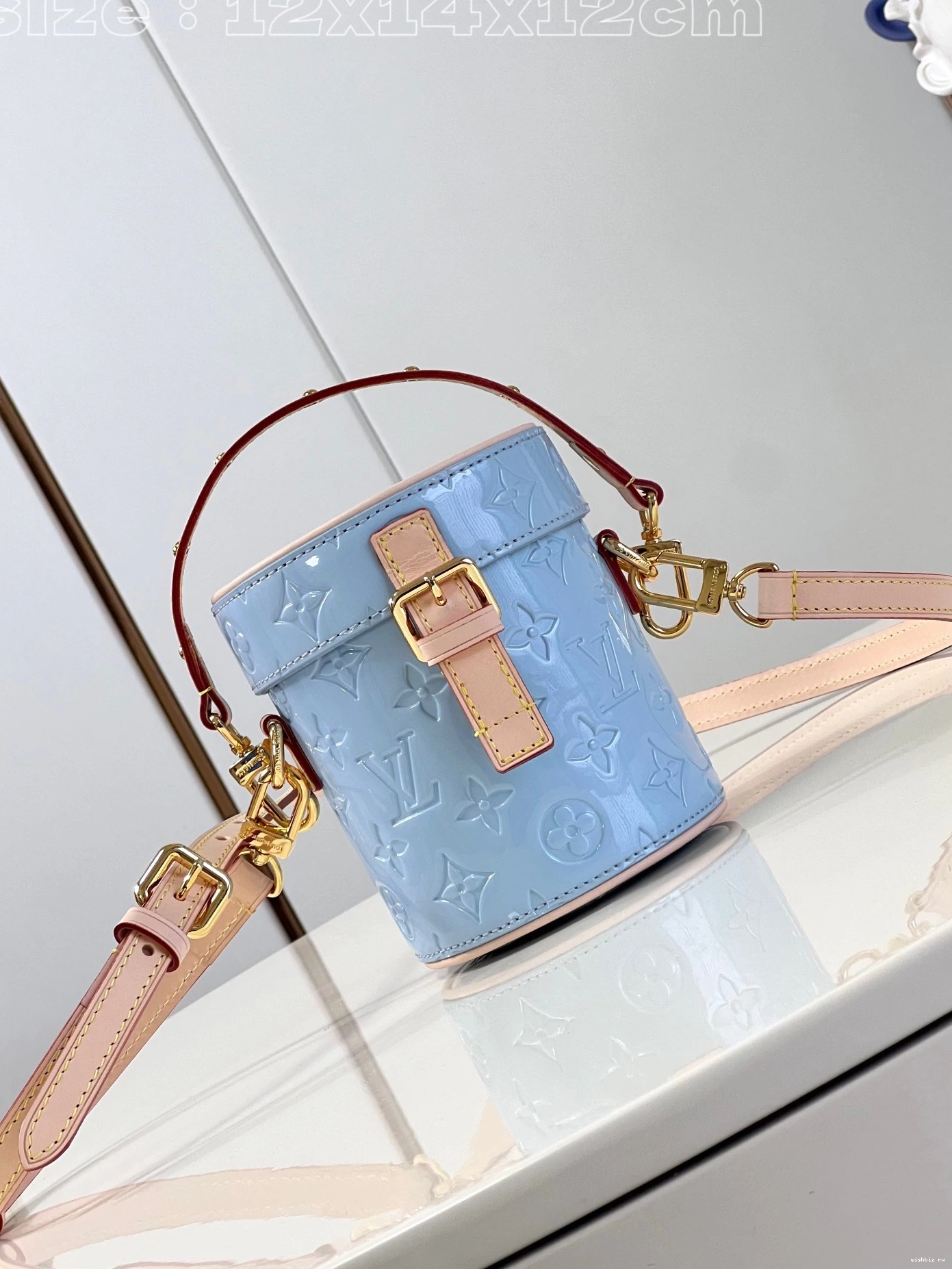 WIS LOUIS Astor VUITTON 0213